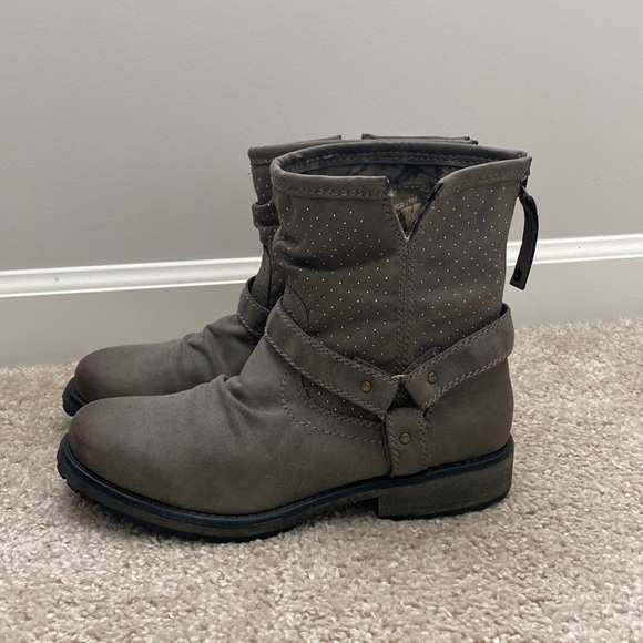 Roxy Shoes - EC Roxy Boots